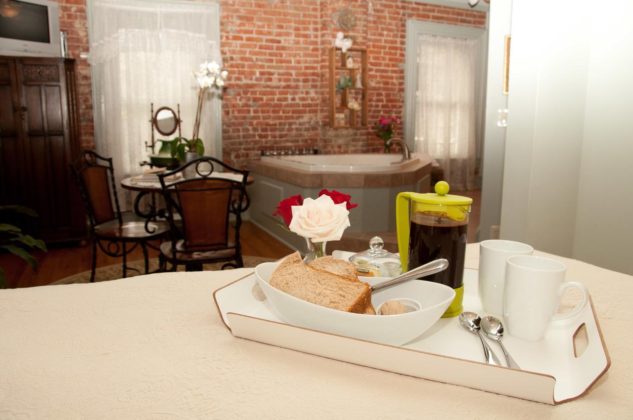 Main Street Inn Parkville Экстерьер фото