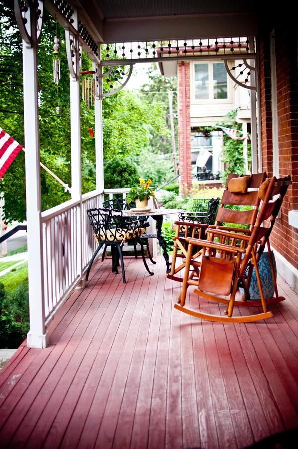 Main Street Inn Parkville Экстерьер фото